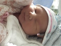 夫妻18年不孕诞下试管婴儿